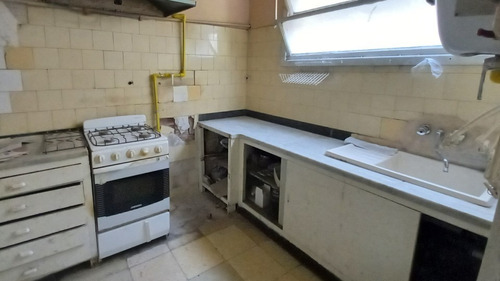 Imagen 5 de 13 de Venta Local + Ph + Terraza. Total 300m2 Frente Al Shopping Los Gallegos