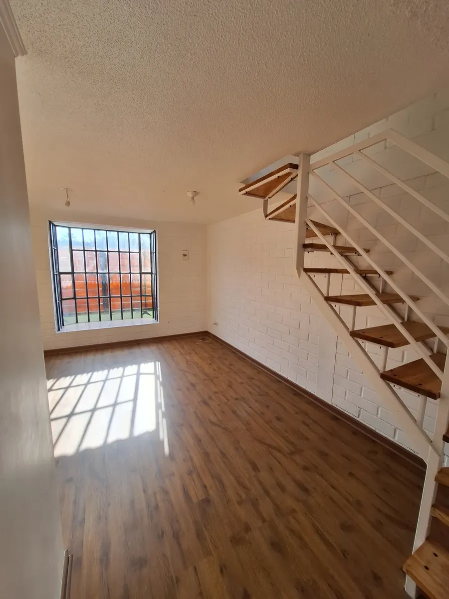Imagen 3 de 11 de Casa Renovada Y Bien Ubicada En Quilicura