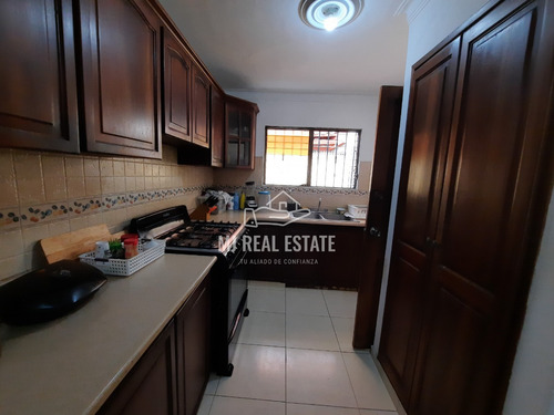 Imagen 5 de 13 de Casa En Arroyo Hondo Nuevo, 2 Niveles, 4 Habitaciones, Detras Del Nacional