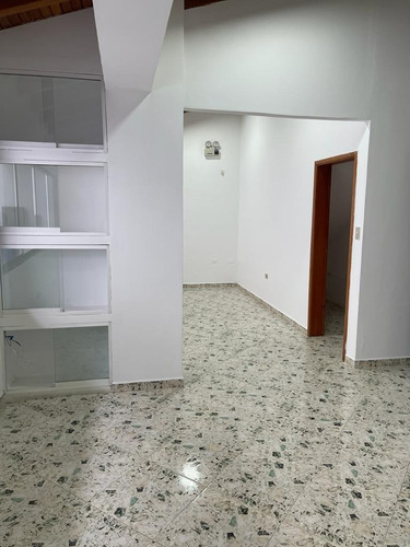 Imagen 5 de 5 de Mg/ Local En Alquiler Barrio Obrero Edificio Heladeria Popsy
