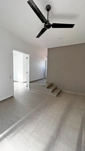 Imagen 16 de 19 de Casa En Zona Dorada, 3 Recs, 4 Baños, Seguridad, Alberca Y Jardín Común En Vistahermosa