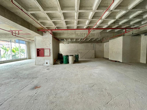 Imagen 3 de 5 de Se Alquila Local 1120m² En Torre Empresarial En Las Mercedes