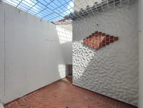 Casa En Arriendo En Avenida Libertadores. Cod A27264