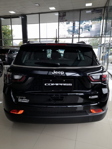 Imagen 11 de 25 de Jeep Compass T270