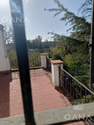Venta Oliveros , Importante Propiedad En Lote De 17.761 M2, 3 Dormitorios, Pileta, Parrillero. 2 Garage.