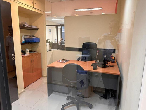 Oficina En Alquiler - 4 Oficinas 2 Baños - San Nicolás