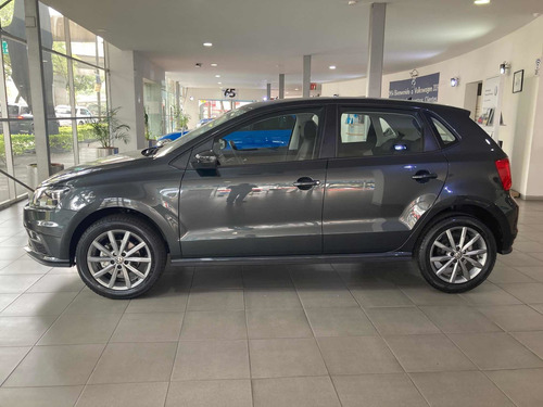 Imagen 6 de 8 de Volkswagen Polo 1.6 L4 Sound Manual At 2020