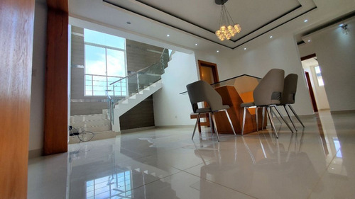 Penthouse En Venta En Urbanización La Caperuza, San Francisco De Macoris