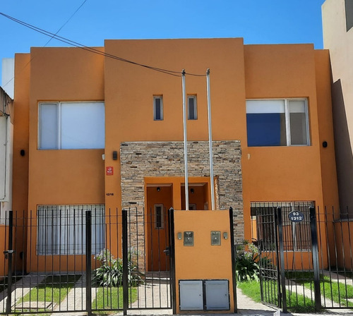 Imagen 1 de 12 de Duplex 3 Amb + Escritorio. Impecable Estado.