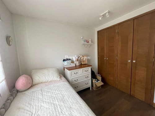 Casa En Venta De 4 Dorm.4 Baños En Condominio. En Las Condes