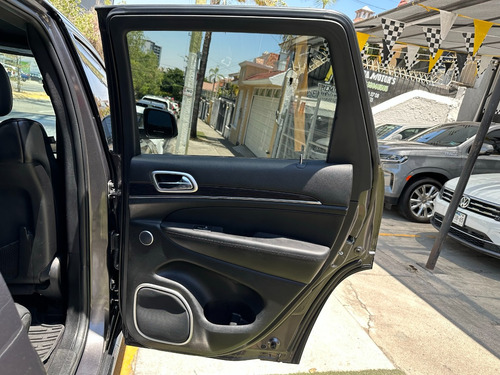 Jeep Grand Cherokee 5.7 Summit 4x4 Mt
