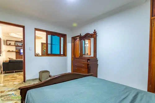 Casa En Venta En Calasanz. Cod V12472