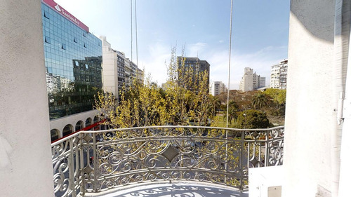 Imagen 20 de 30 de Oficina De Estilo En Emblemático Edificio Sobre Av. 18 De Julio Frente A Plaza Del Entrevero