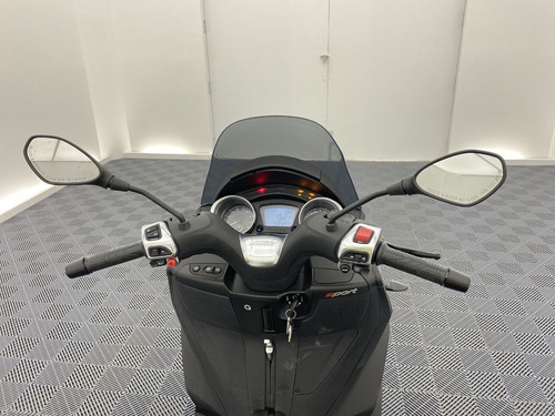 Imagen 14 de 19 de Piaggio Mp3 300 Hpe Sport E5