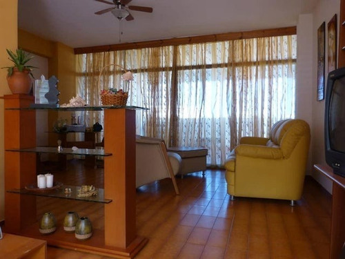 Apartamento En Venta Caribe Mls #22-4726 Carmen Febles