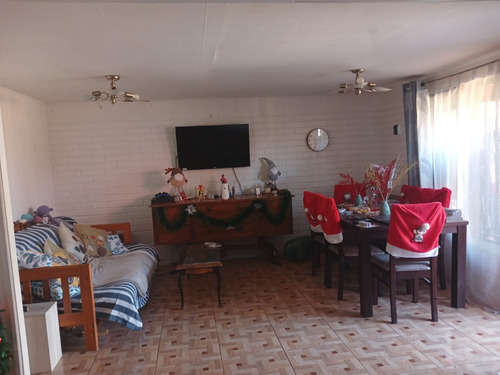 Casa Acogedora. Villa Los Héroes Maipú 3d, 1b, 1e, 1b.