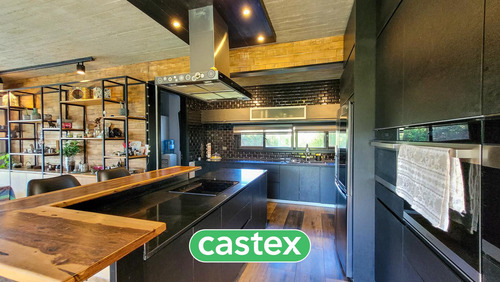 Casa A La Laguna En Venta En Vistas, Puertos