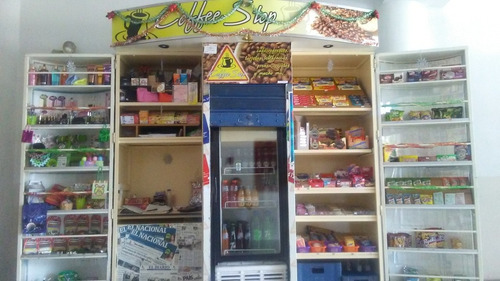 Imagen 9 de 13 de Kiosco / Stand Tipo Parada Inteligente