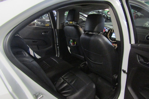 Imagen 12 de 15 de Chevrolet Sonic 2018