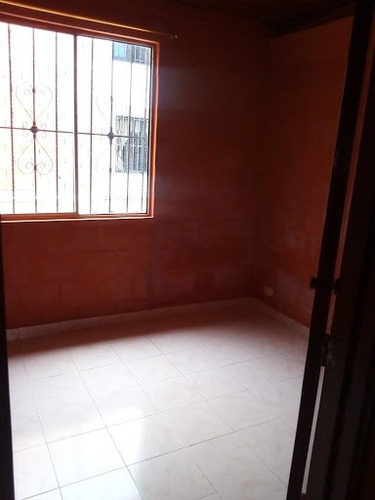 Imagen 16 de 29 de Casas En Arriendo Calicanto 1067-502
