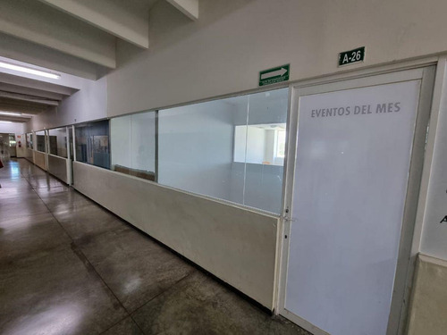 Renta De Oficina 45mts En Plaza Comercial Centrica En Cancún