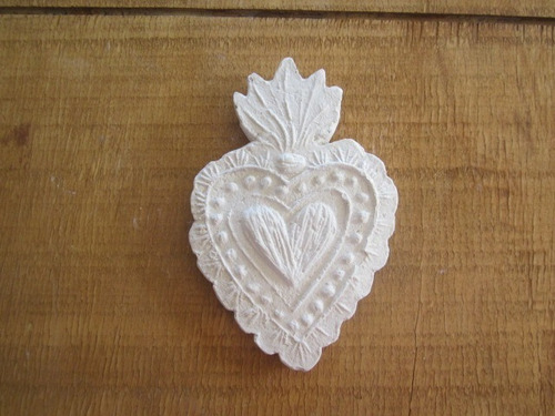 Imagen 4 de 4 de Pack De 2 Corazones - En Yeso - Sin Pintar