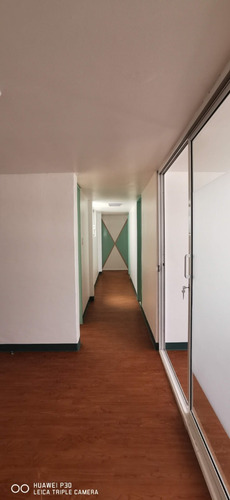 Oficina Con Sala De Juntas A 5 Minutos De Metro Misterios En Renta