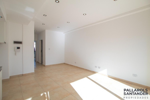 Imagen 11 de 30 de Venta · P. Avellaneda · Ph · 2 Ambientes · Balcón Y Terraza