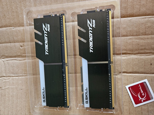 Pack X2 8gb Memorias Ddr4 G.skill Tridentz Rgb Cl18-22-22-42 (Usado)