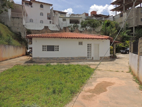 Imagen 6 de 12 de Bella Casa Con Un Amplio Terreno Situada En Pan De Azúcar