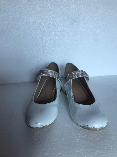 Zapatos De Charol Blanco T22 Para Niña