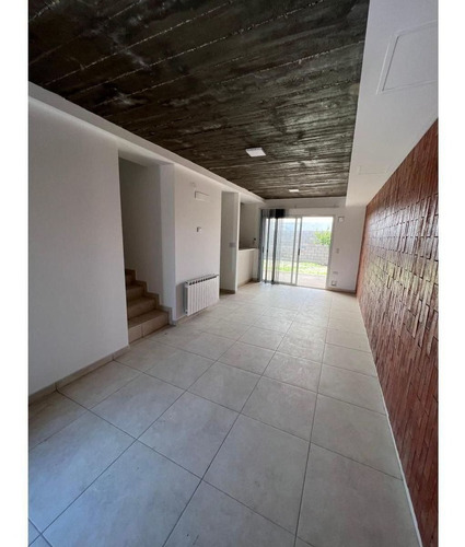 Imagen 8 de 11 de Vendo Duplex De 3 Dormitorios En Prados De Manantiales Financiación