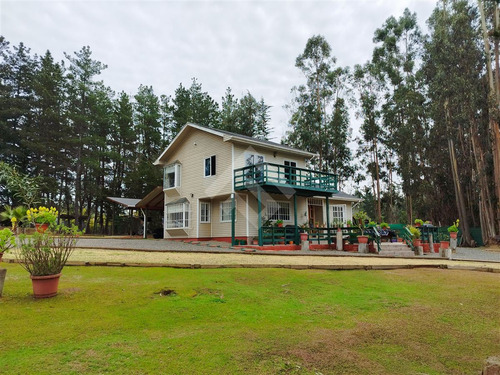 Casa En Venta De 4 Dorm. En Algarrobo