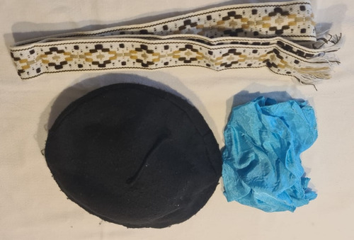 Set De Gaucho Boina, Faja Y Pañuelo Original Varios Niño (Usado)