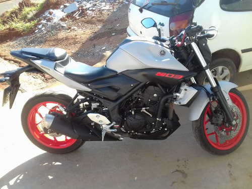 Imagem 2 de 5 de Yamaha Mt-03 Abs