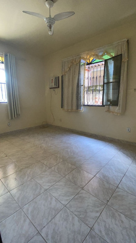 Casa Linear , 2 Quartos Amplos Com Ar Condicionado, Garagem