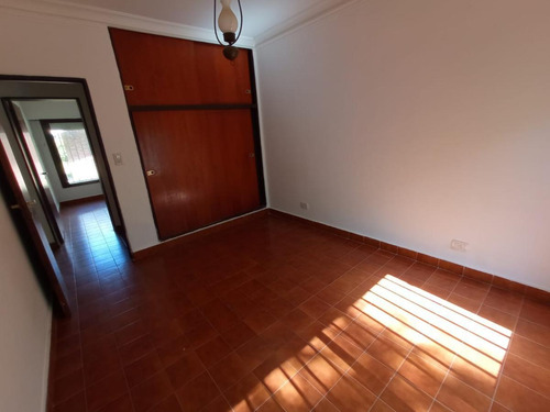 Casa - Parada 12 De Funes
