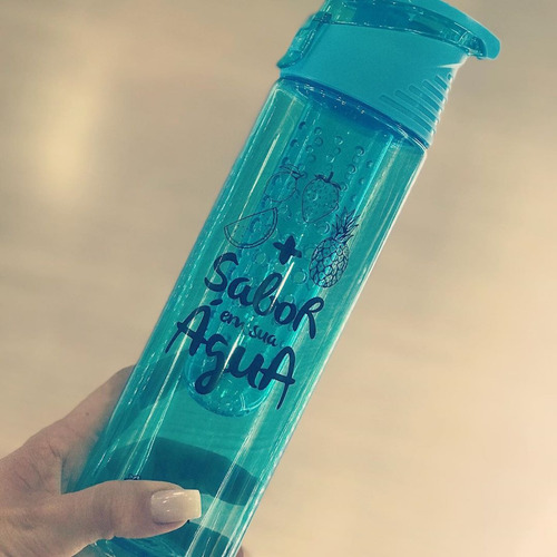 Garrafa Com Infusor + Sabor Em Sua Àgua + Saúde - Brasfoot