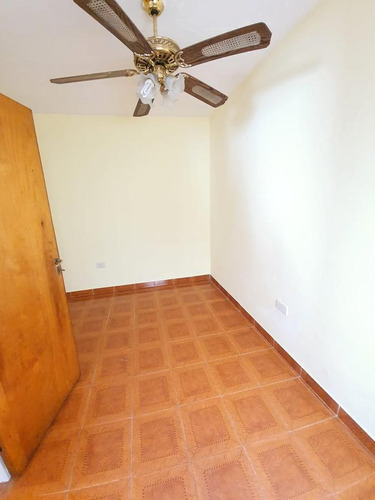 Imagen 10 de 14 de Casa De Pasillo - Con Patio Y Parrillero- Rosario - Triangulo