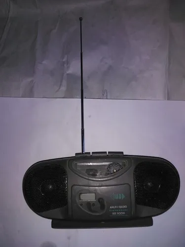 Radio A Pila A Reparar(prende A Reparar)beeboom.faltadialetc (Usado)