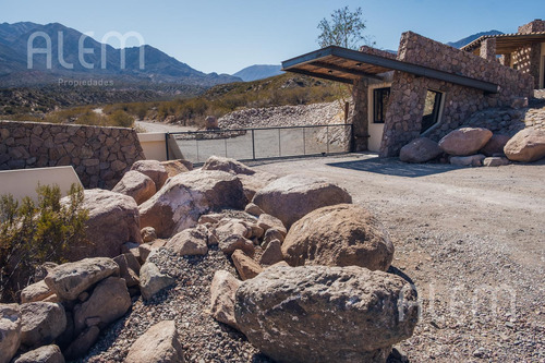Terreno En Venta En Cantos De Miralago | Potrerillos