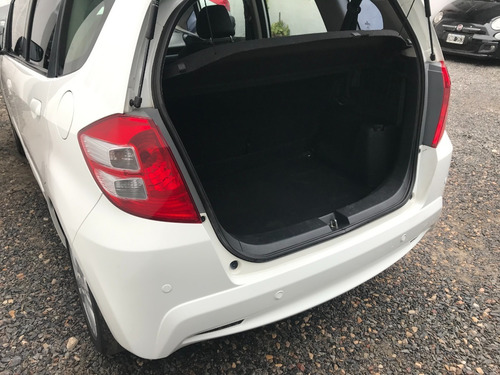 Imagen 10 de 18 de Honda Fit Ex Manual Año 2014 - Liv Motors