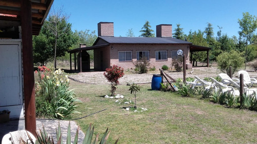 Venta De Dos Cabañas En Los Reartes.