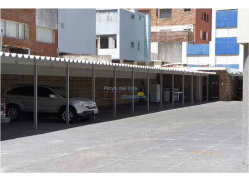 Sobre Calle 20 Y A Pasos De Todo!!