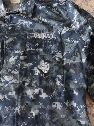 Chaquetilla Militar Americana Pixelada Azul. T. Medium R. (Usado)