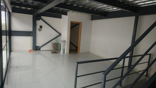 Oficina En Av. Federalismo 120m2