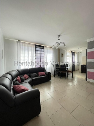 Casa En Alquiler Amoblada Bien Ubicada Con Agua Constante Seguridad 3 Habitaciones 3 Baños Lista Para Mudarse Nela 25-14786