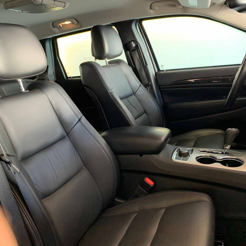 Jeep Grand Cherokee 3.6 Laredo 4x4 V6 24v Gasolina 4p