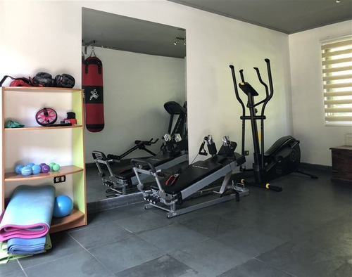 Casa En Arriendo De 5 Dorm. En Vitacura