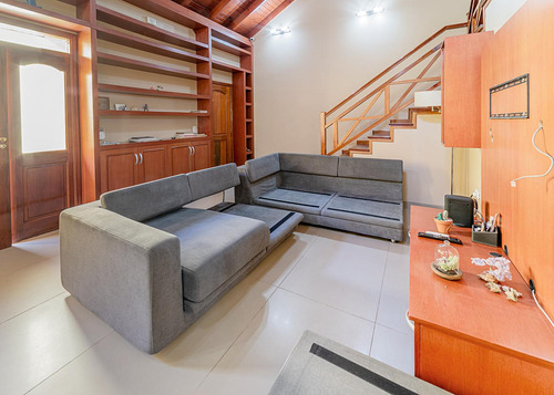 Venta Casa En Piñeyro Sobre Lote Propio
